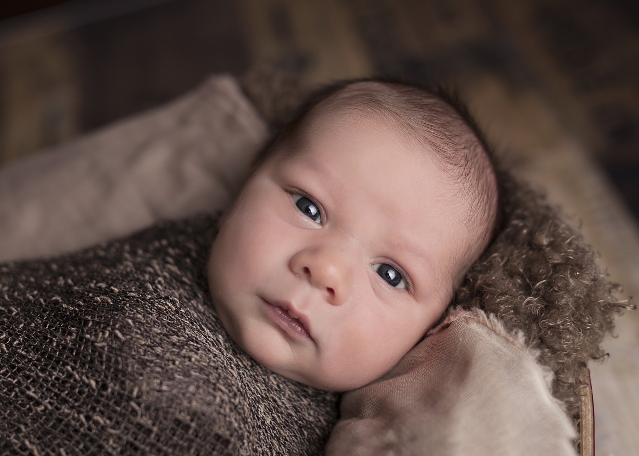 Asymetria u niemowląt – jak sobie z nią radzić?