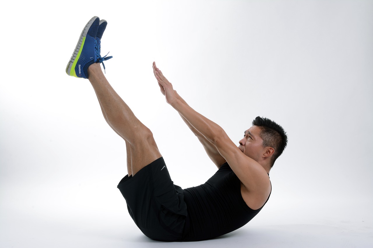 Płaski brzuch w miesiąc dla mężczyzn. Wytrenuj swój brzuch – ćwiczenia na płaski brzuch brzuszki.